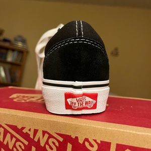 👟 Brand New Vans (Old Skool B&W)